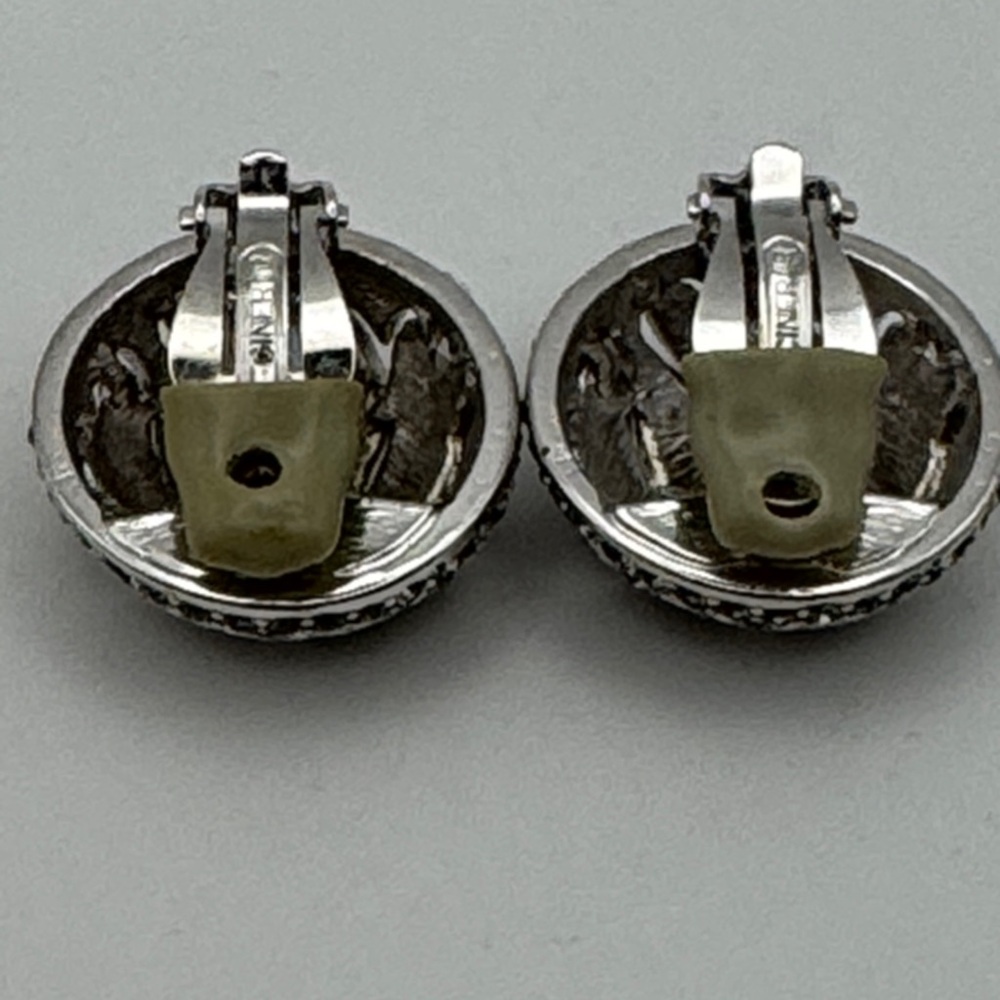 1970s Vintage Ciner clip-on earrings - Picture 3 of 12